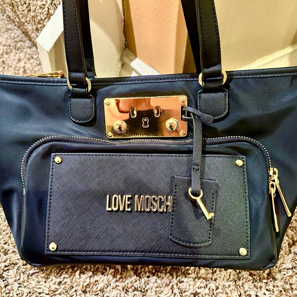 Love Moschino Black Shoulder Bag with Gold Details - Never Used - Picture 4 of 11